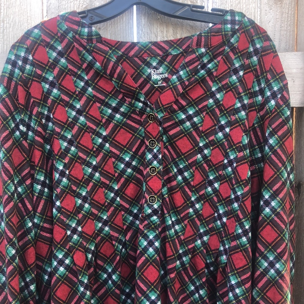 NWT Woman’s flannel top. Great for Christmas! 2x
